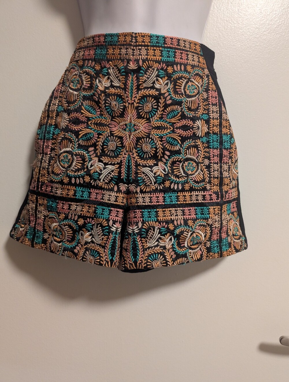 Top Shop Shorts Black Multicolored Size 2 Small